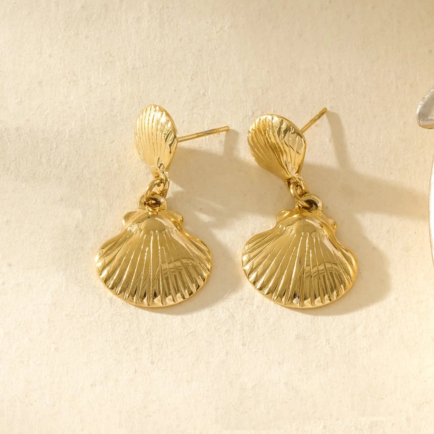 Boucles d’oreilles coquillage doré