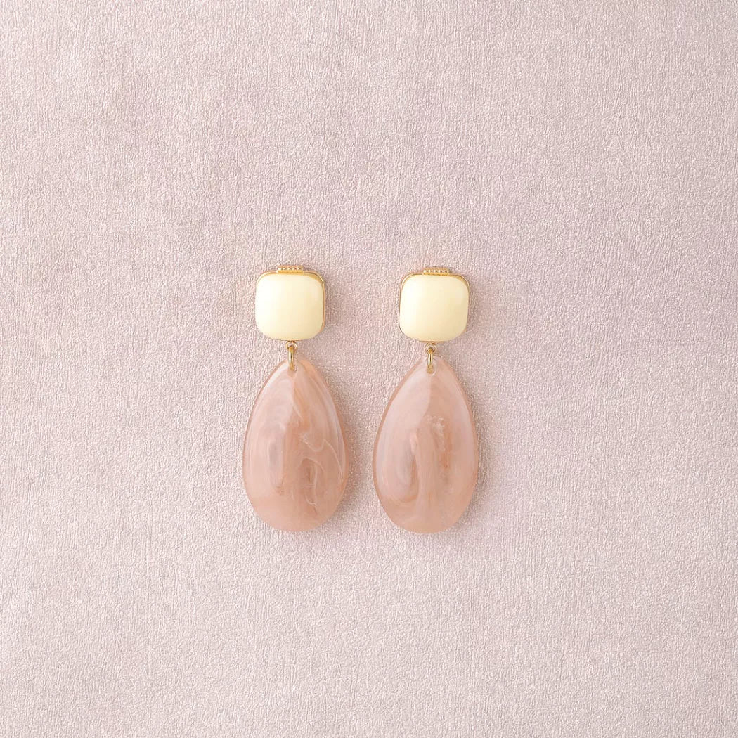 Boucles pendantes - Doré beige - 2 pièces en résine, carré et goutte