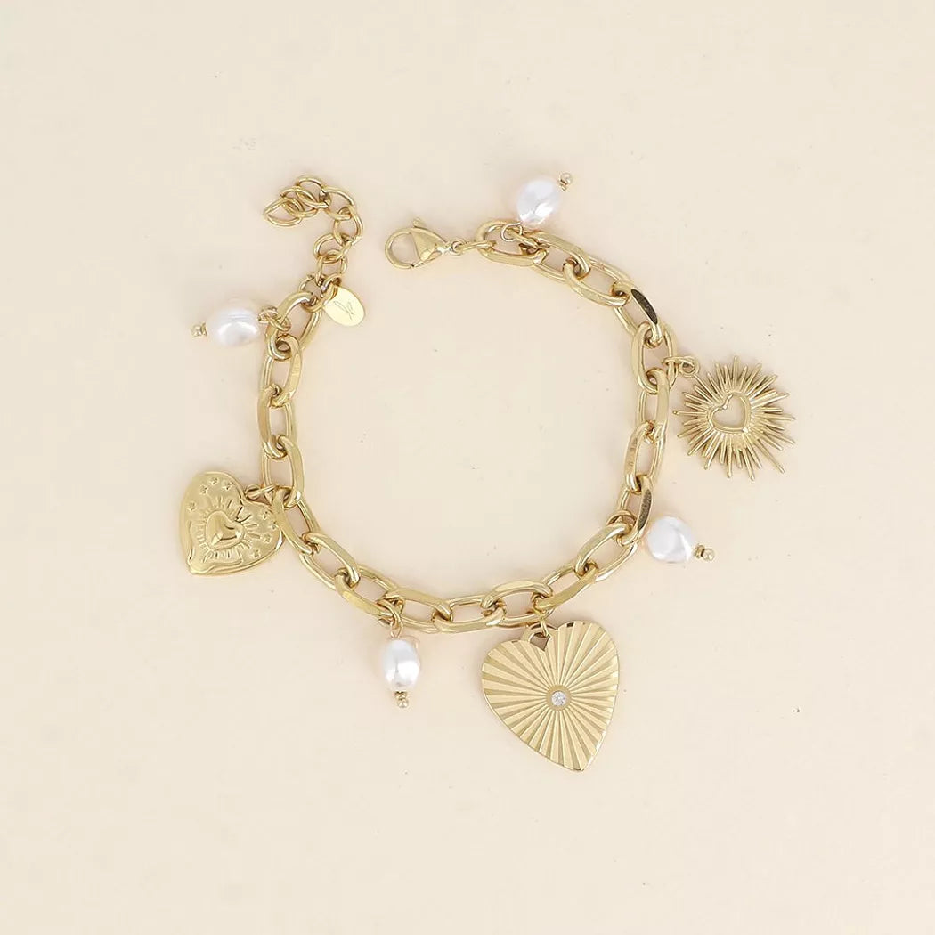 Bracelet - breloques coeurs, perles de résine blanche