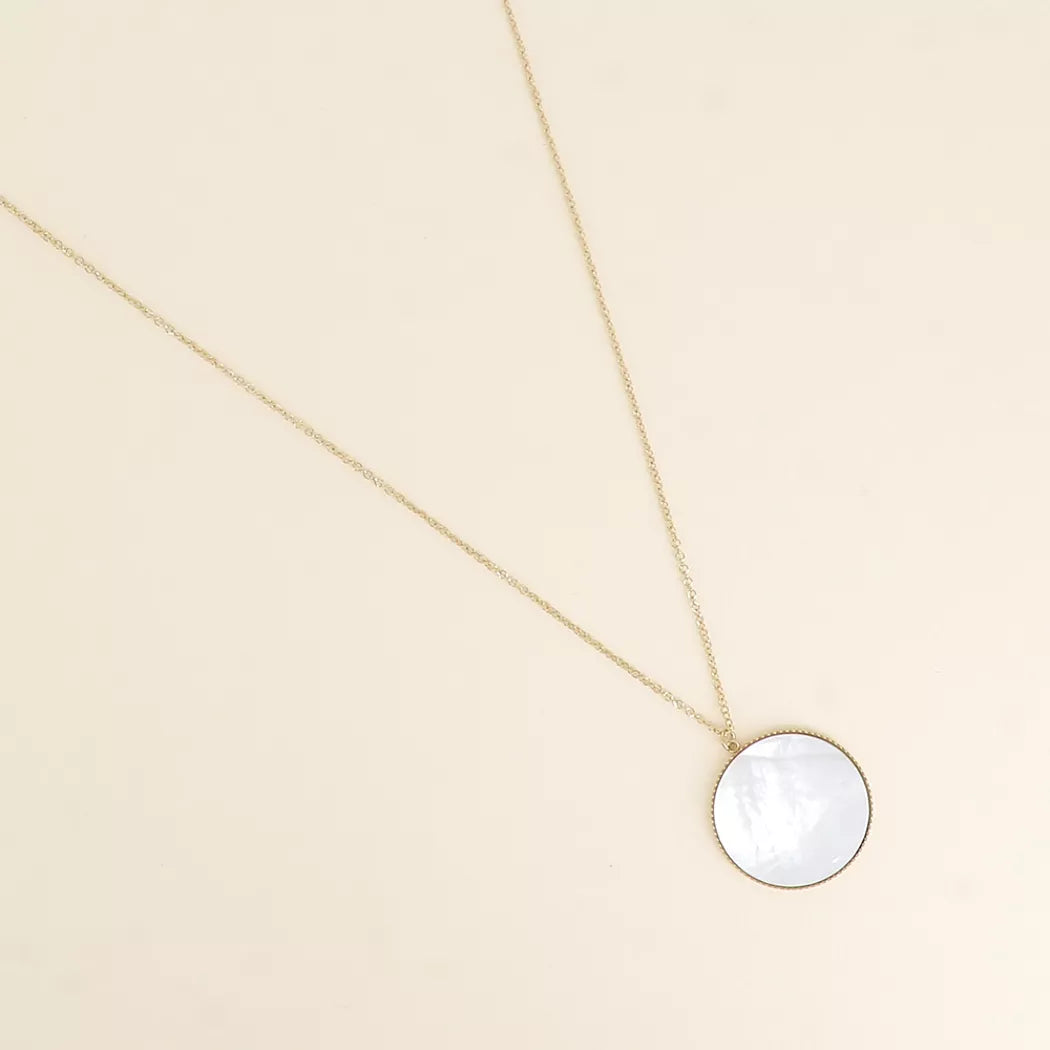 Collier - médaillon rond plat en pierre naturelle - nacre blanche