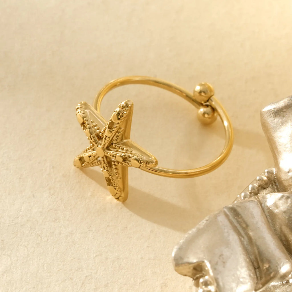 Bague dorée étoile de mer texturée