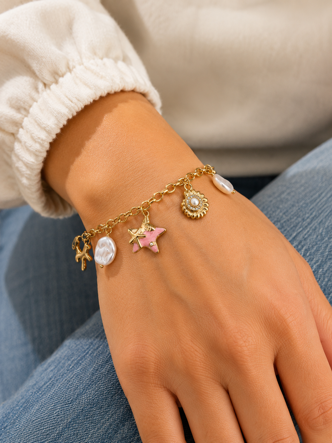 Bracelet doré étoile de mer en émail et perles baroques